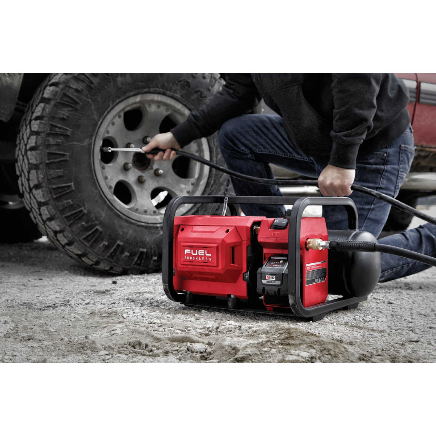 Milwaukee M18 FUEL Brushless 2 Gal. Portable 135 psi Cordless Air Compressor (Bare Tool) Image 2